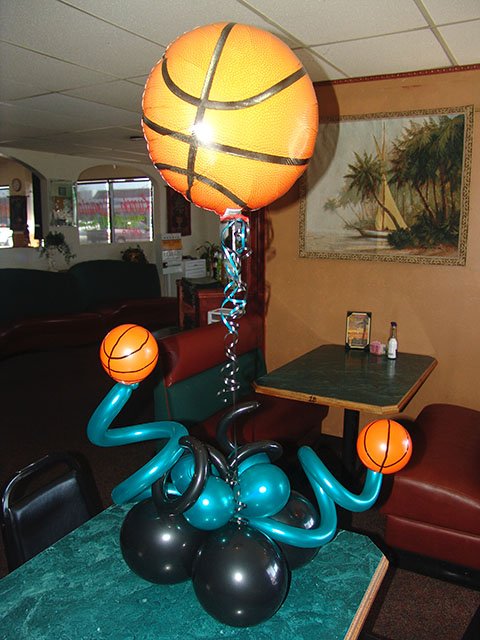 balloon-basketball-centerpiece
