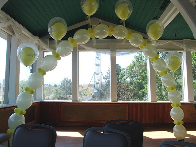 balloon-wedding-arch